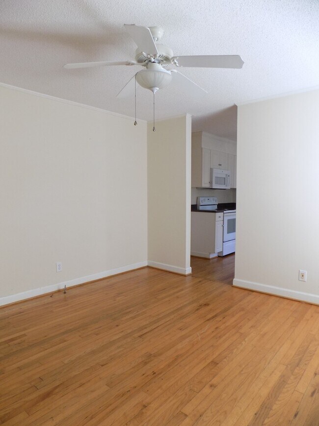 Building Photo - 411 Northwood St