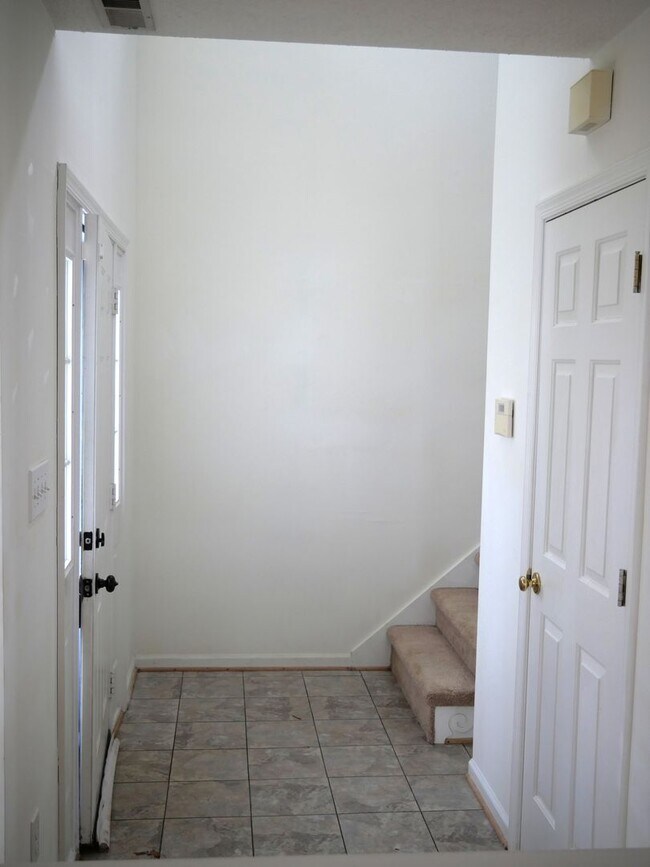 Foto del edificio - 113 Amelia Ct