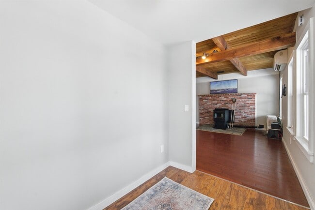 Building Photo - 25 Hilltop Dr