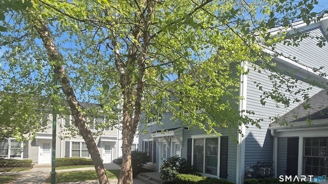 Building Photo - 49 Fairgate Dr