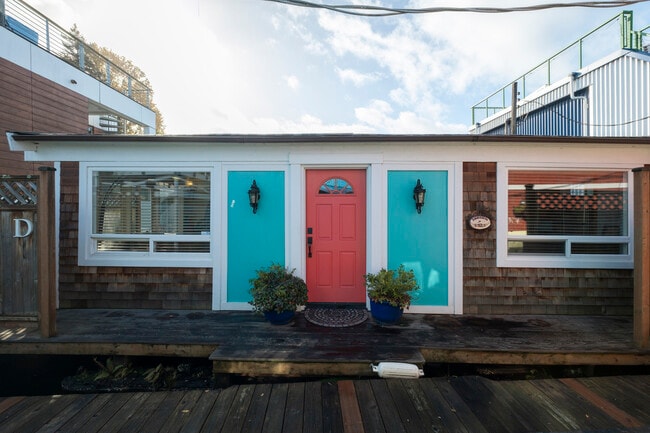 Foto del edificio - 2031 Fairview Ave E