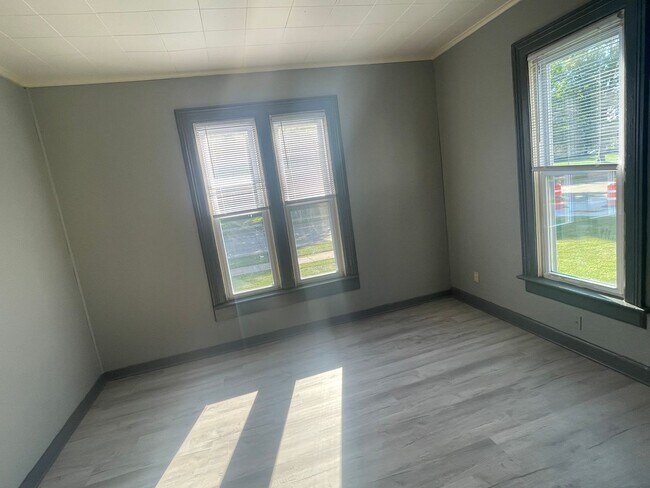 Foto del edificio - 952 Elmwood Ave