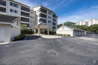 Building Photo - 900 Arbor Lake Dr