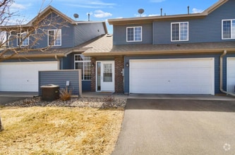 Building Photo - 2066 Willow Cir