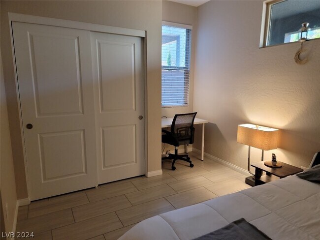 Foto del edificio - 10688 Silver Pond Ave
