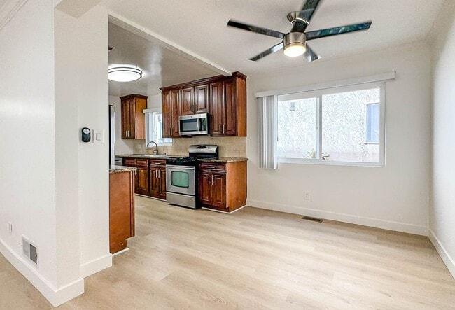 Building Photo - 2607 Abbot Kinney Blvd