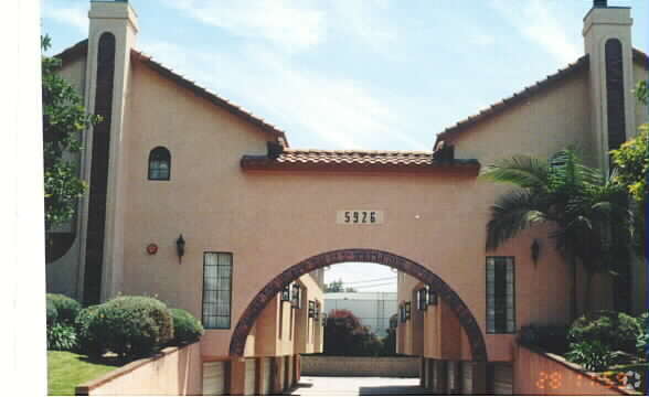 Primary Photo - 5926 Alessandro Ave