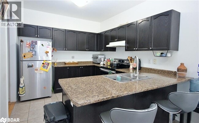 Building Photo - 2164 Dawson Cres