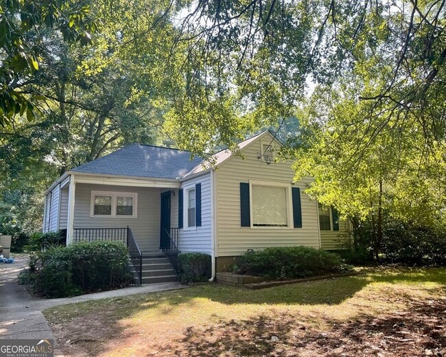 Photo - 1088 Forrest Boulevard House