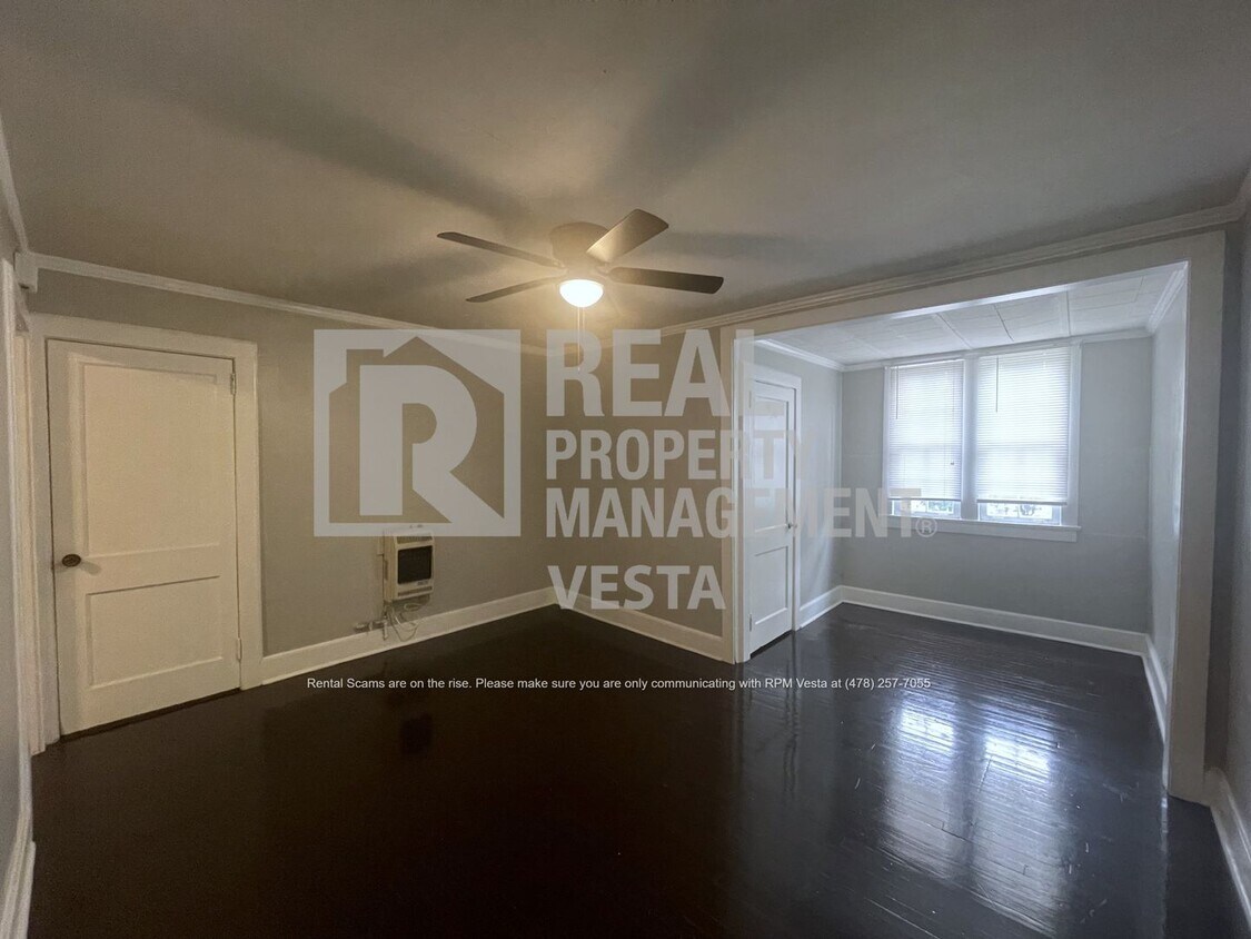 Primary Photo - One Bedroom Apartment on Vineville Ave at ...