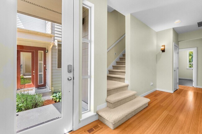 Foto del edificio - 3062 Banks Ln SW