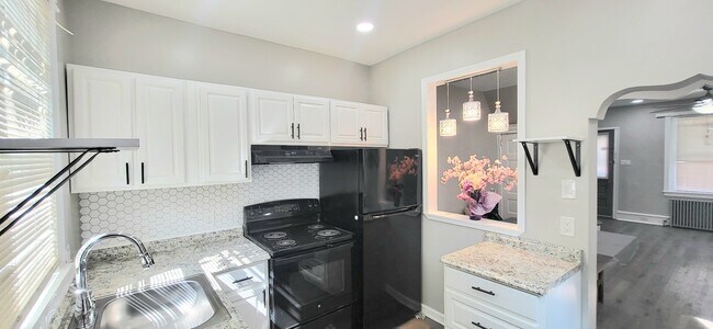 Foto del edificio - 3036 N Stillman St