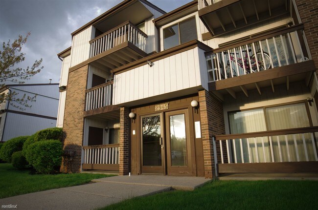 Building Photo - 2981 W Clark Rd