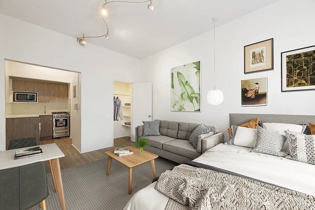 Building Photo - 340 W 48th St