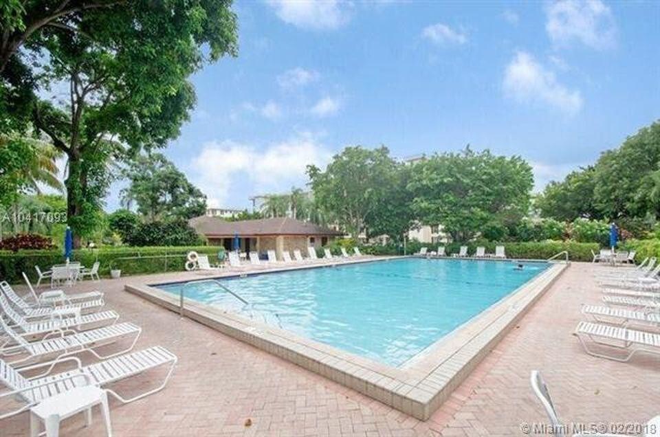 3050 N Palm Aire Dr, Pompano Beach, FL 33069 Condo for Rent in