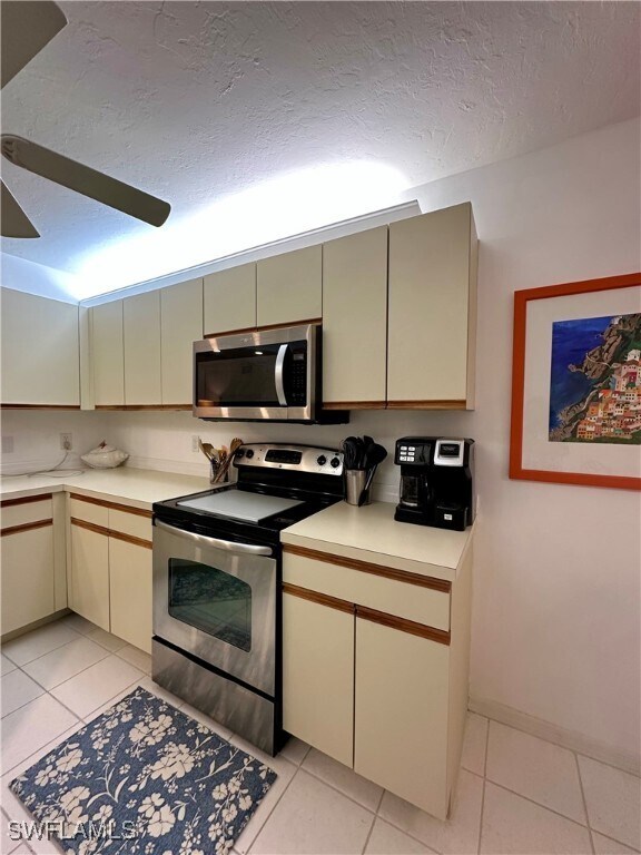 Foto del edificio - 320 Horse Creek Dr