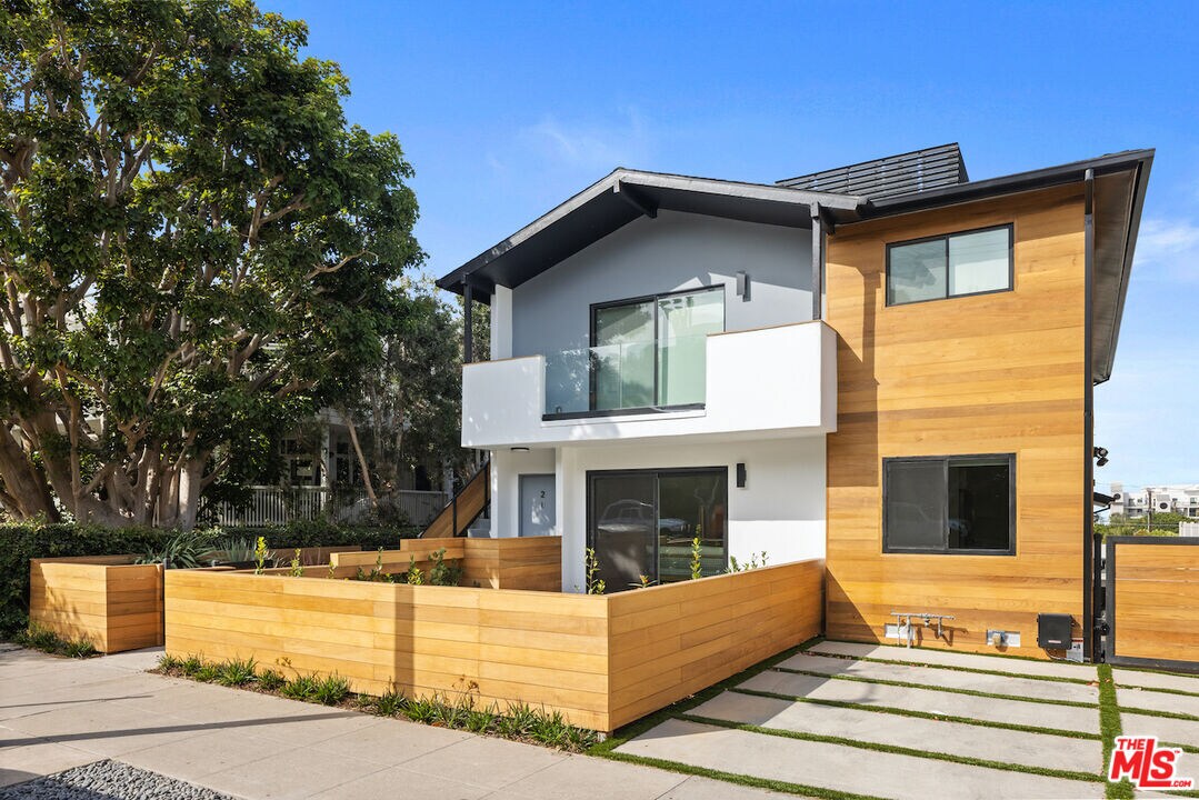 Foto principal - 2918 3rd St