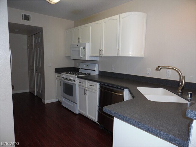 Building Photo - 7948 W Nevso Dr