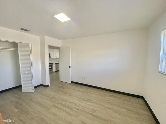 Foto del edificio - 2 br, 1 bath House - 411 SE 10th St Apt 3