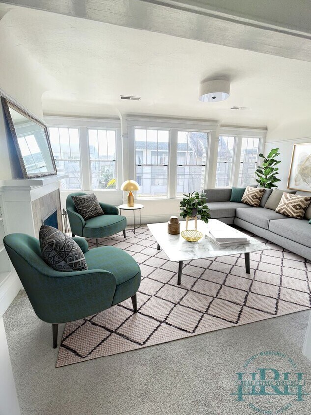 Sun Drenched Top Floor 2 BR | 1 BA WITH BO... - Sun Drenched Top Floor 2 BR | 1 BA WITH BO...