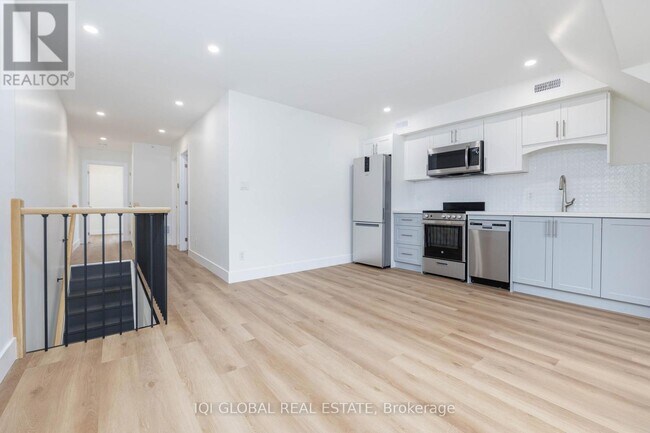 Photo du bâtiment - 1502 Dufferin St