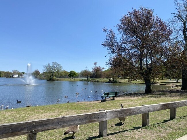 Foto del edificio - 154-156 Tracy Ave