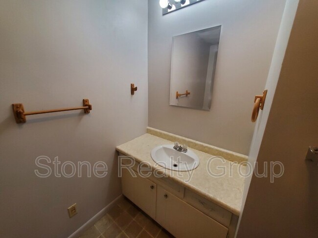 Foto del edificio - 2510 E Dexter Ave