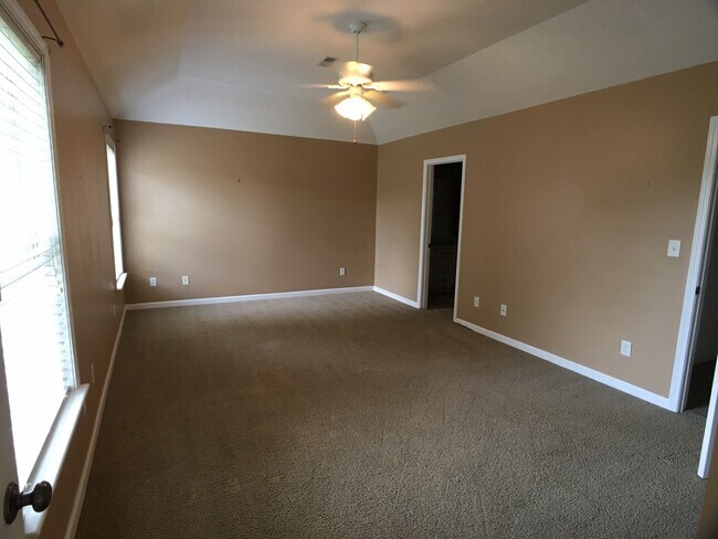 Foto del edificio - 9840 Empress Blvd