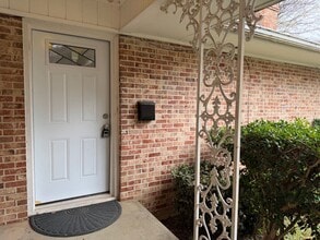 Building Photo - 4412 Granbury Rd