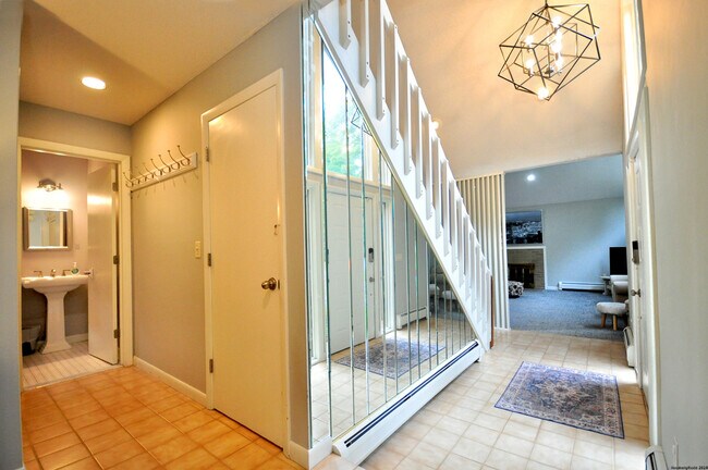 Foto del edificio - 335 Norfolk Rd