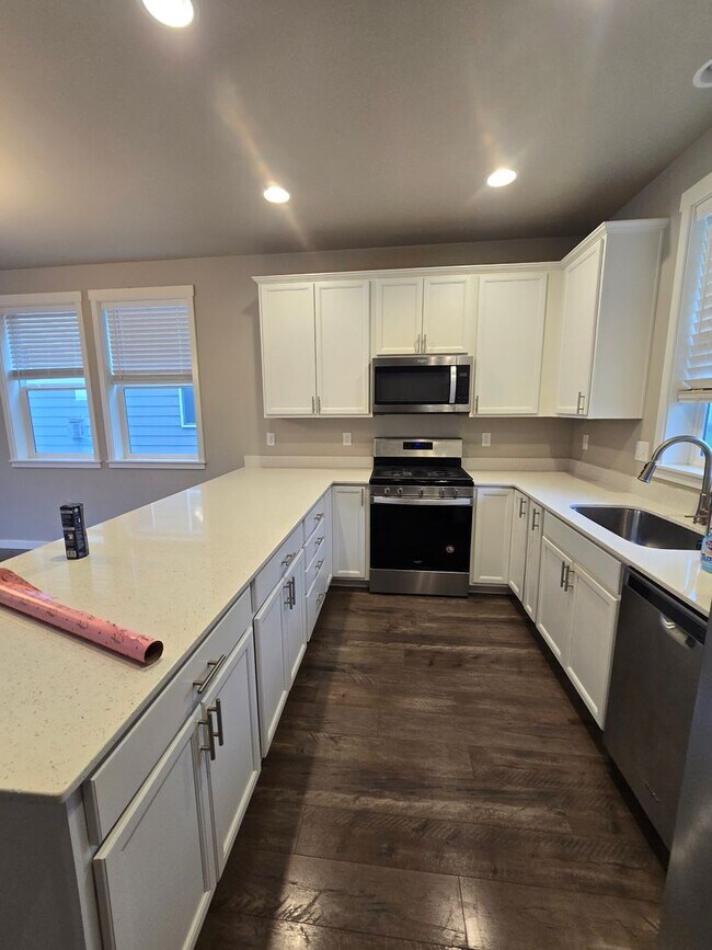 Foto del edificio - 4 bed 2.5bath located in Ferndale For Rent