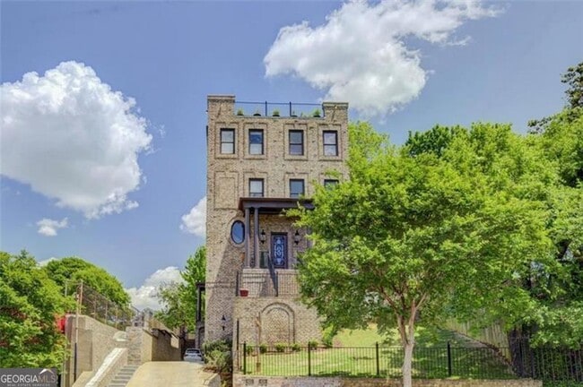 Building Photo - 629 Boulevard NE