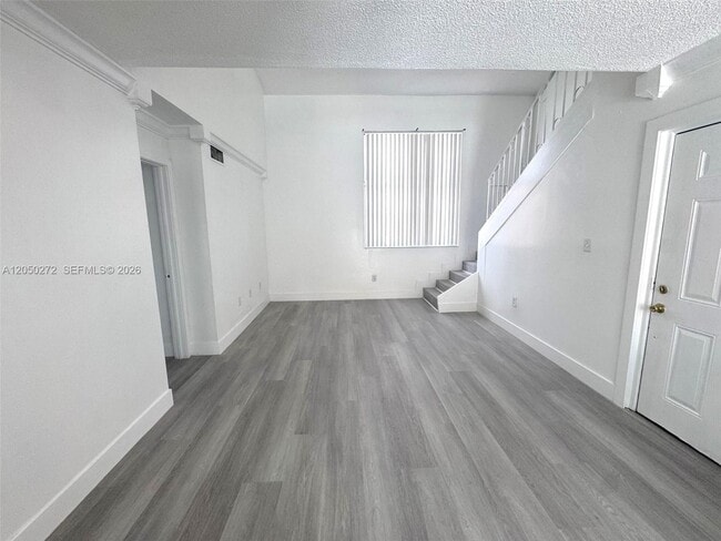Foto del edificio - 2740 W 62nd St