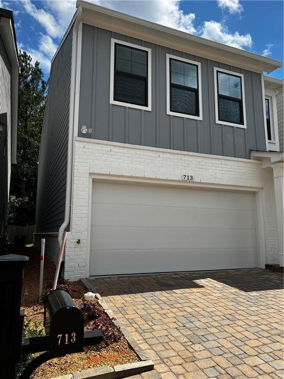 Foto del edificio - 713 Stickley Oak Way