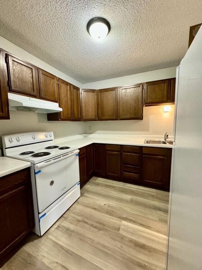 Foto del edificio - Updated 2 Bedrooms - Leonard North Dakota Rental