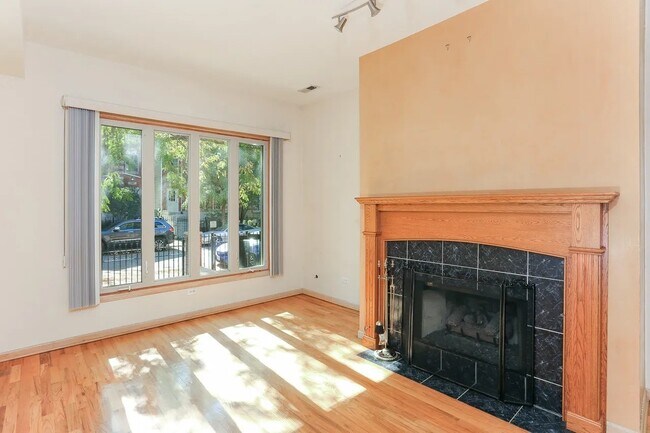 Foto del edificio - 1444 W Walton St