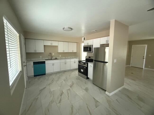 Foto del edificio - 4634 E Burns St