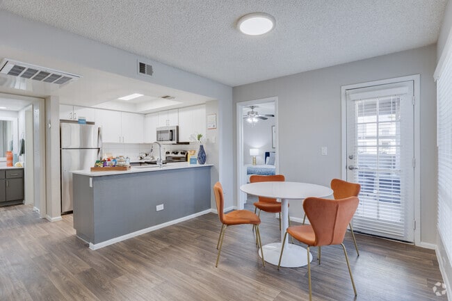 Interior Photo - The Pointe at South Mountain