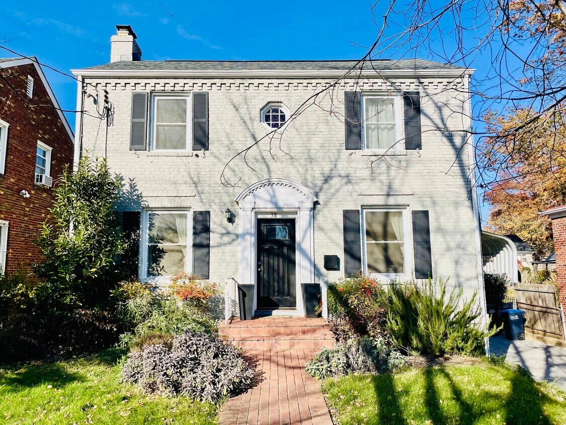 Primary Photo - 38 Kennedy St NE