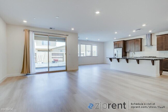 Building Photo - 4 br, 3.5 bath House - 9863 Ted Kolb Way, ...