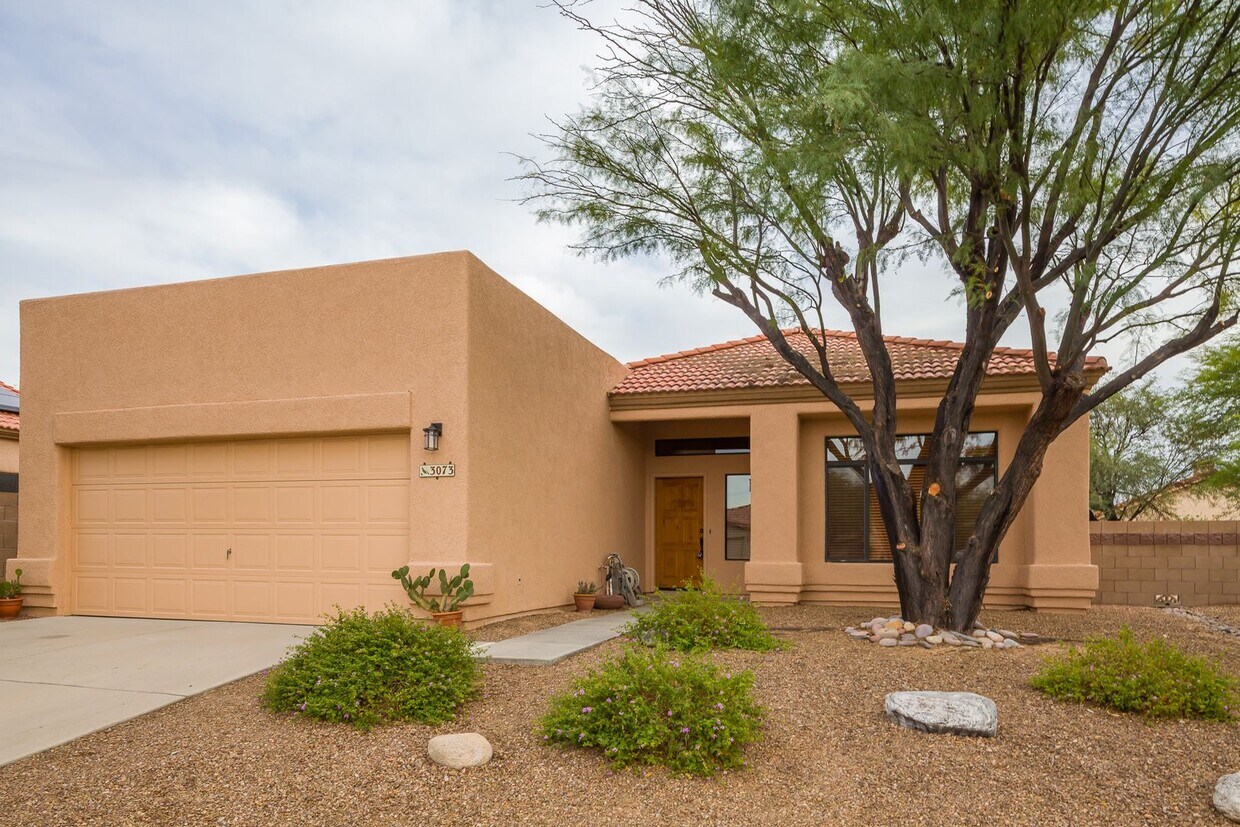 Primary Photo - Beautiful Spacious NW home