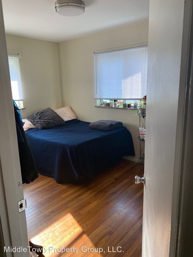 Building Photo - 3 br, 1 bath House - 2405 N Hollywood Ave