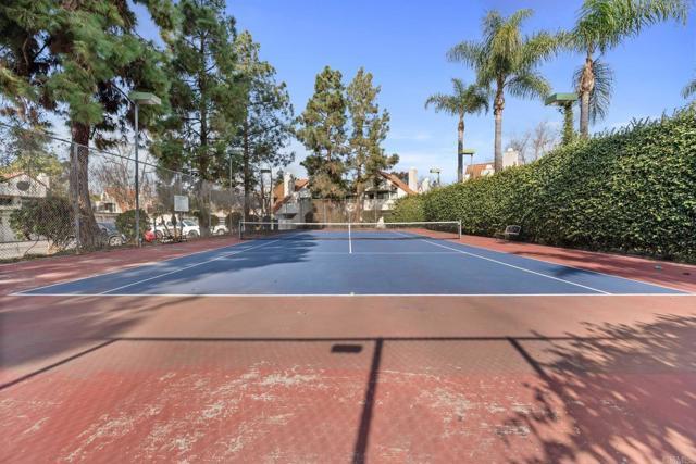 Foto del edificio - 337 N Melrose Dr
