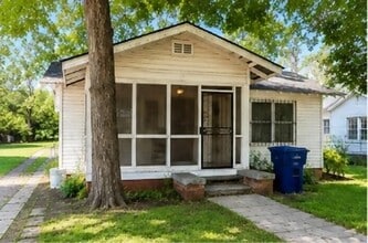 Building Photo - 640 Magnolia St