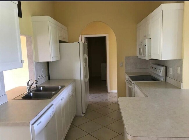 Foto del edificio - 1816 SW 38th Terrace