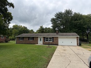 Building Photo - 3703 Oakwood Dr