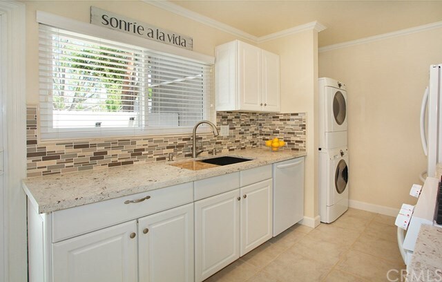 Building Photo - 8413 El Arroyo Dr