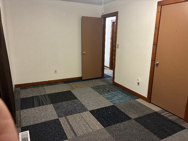 Building Photo - 3 Greywood Dr