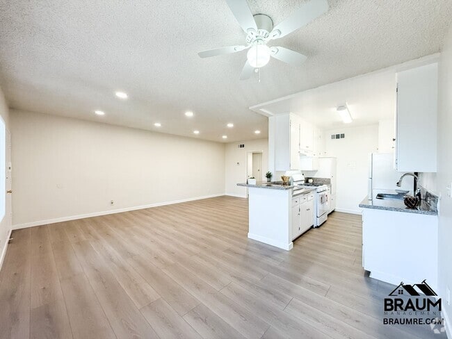 Building Photo - 6041 Whitsett Ave