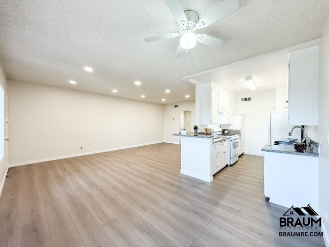 Building Photo - 6041 Whitsett Ave